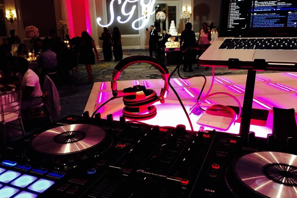 El Conquistador - Hindu WeddingLights- DJ- DJ Booth- LED Dance Floor- Pro Sound System- Wireless Ambient Lights- Violins