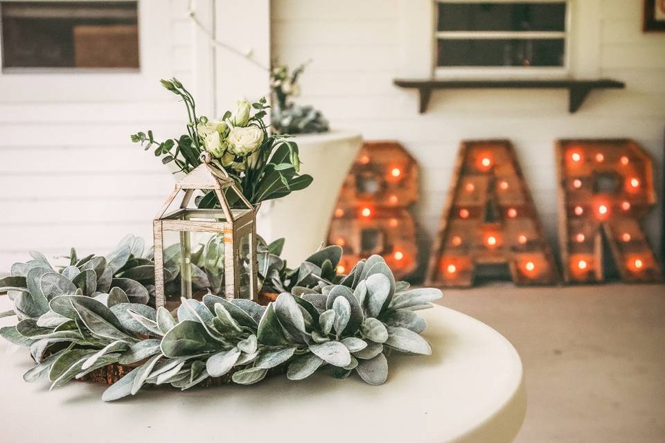 Cocktail table decor