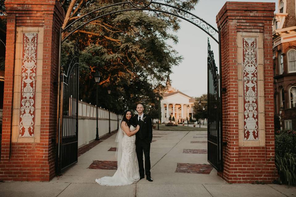 Couple in Circle Drive