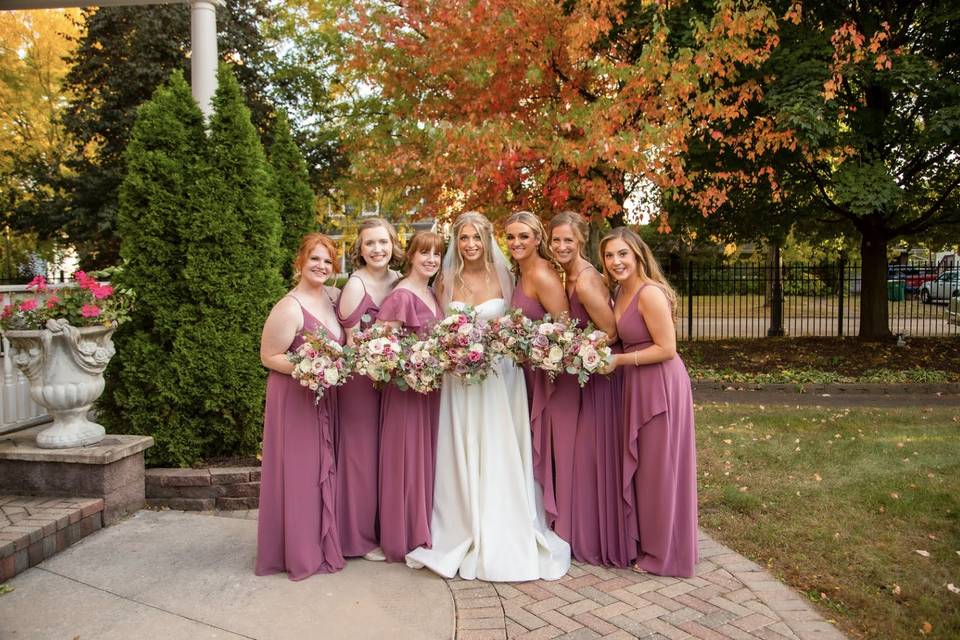 Bride & Bridesmaids