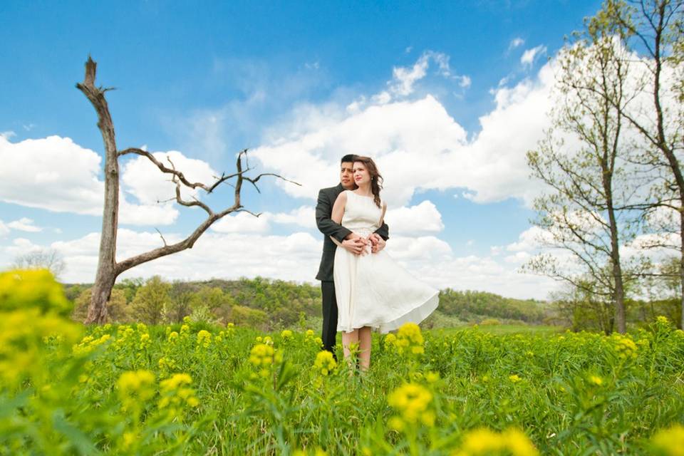 a super vivid Engagement Session in Springtime