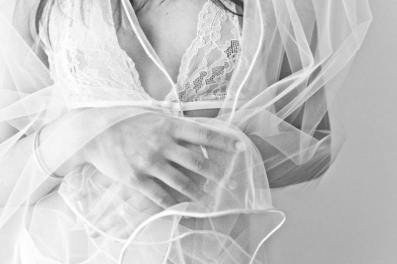 Bridal Boudoir Photography | http://www.pink-boudoir.com   **Awesome gift for the Groom or significant other!