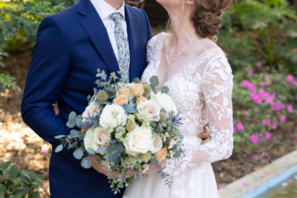 Classic Neutral Bouquet