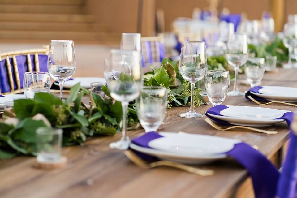 Table setting and Dishware