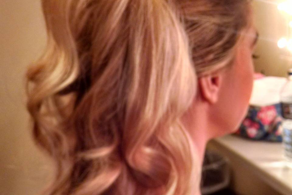 Spiral curled pony