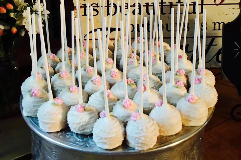 Wedding cake pops