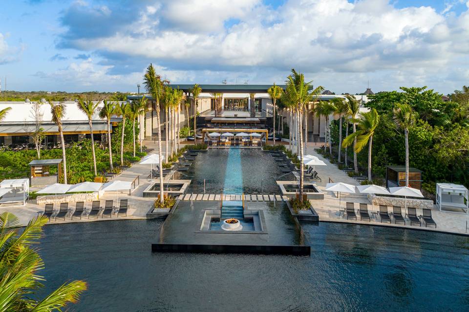 Ultramar Pool