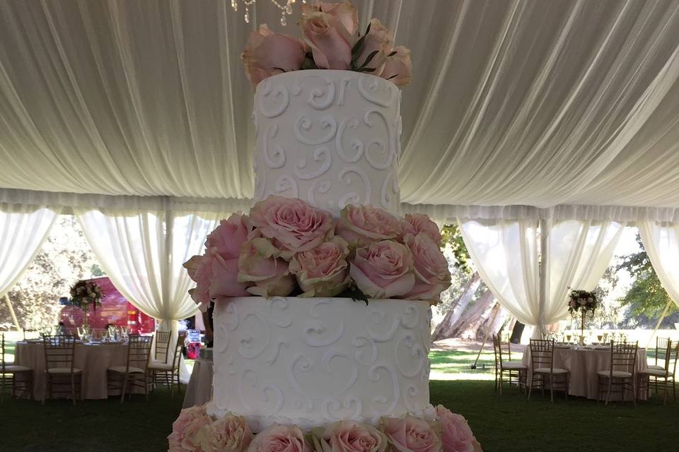 Tiered cake flowers