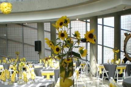 Wedding Reception Room at Sioux City Art Center by Poppyscott Events