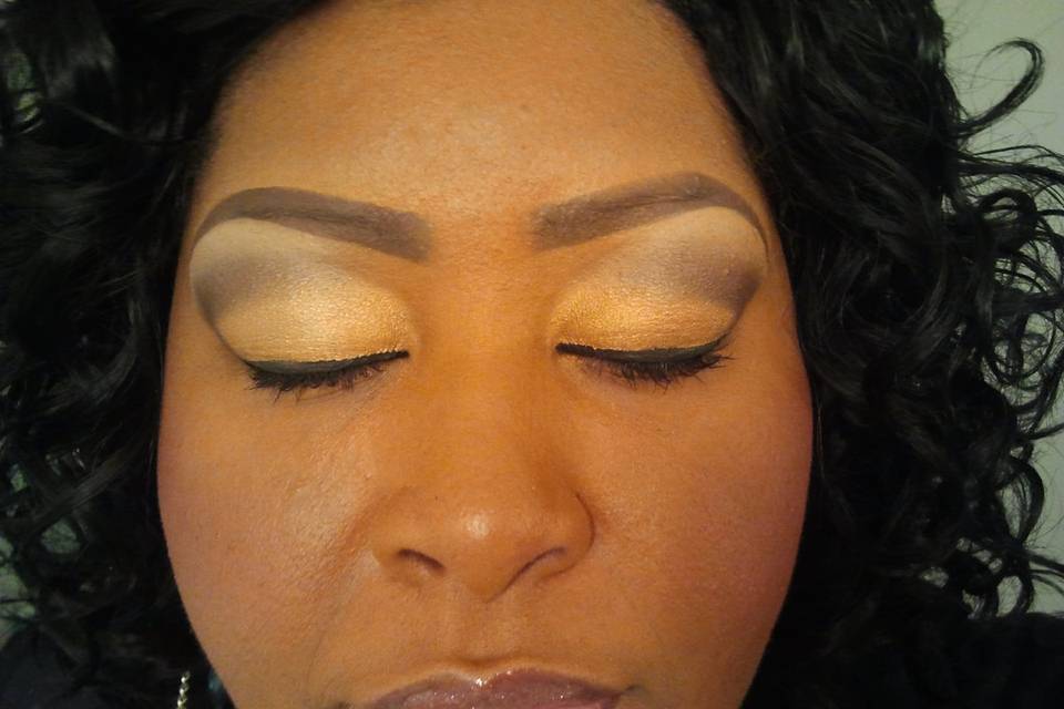 TIFFANI EYEZ MAKEUP ARTISTRY