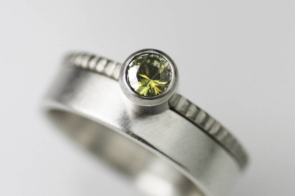 Green sapphire