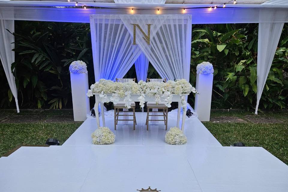 Head Table with Dancefloor