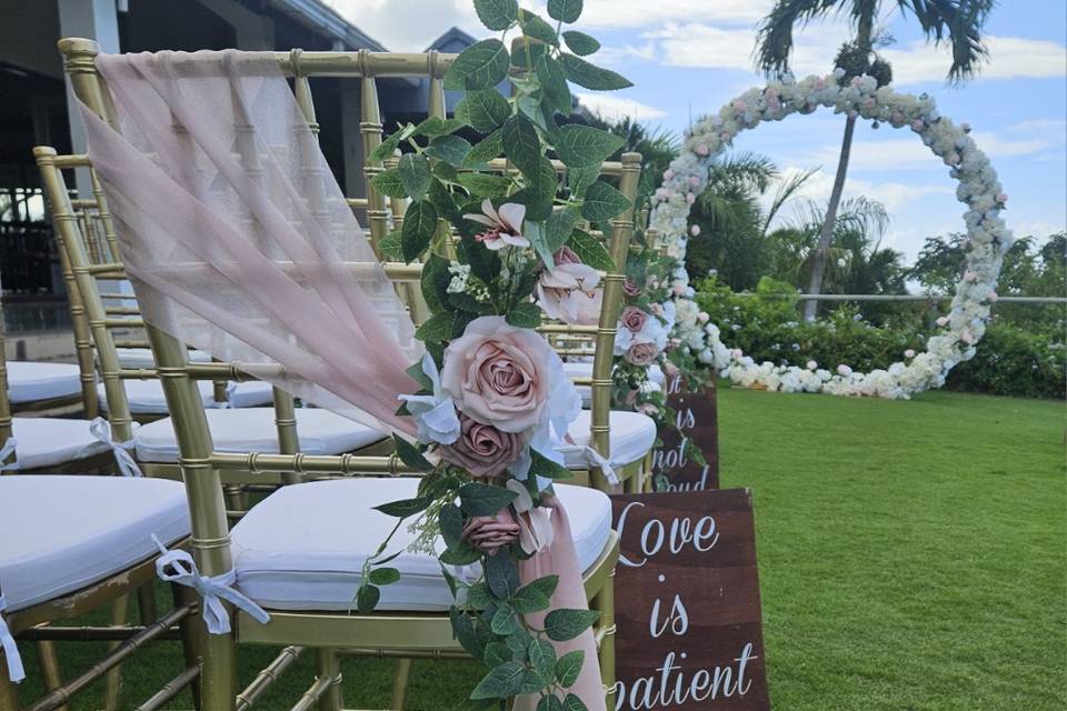 Aisle Decor