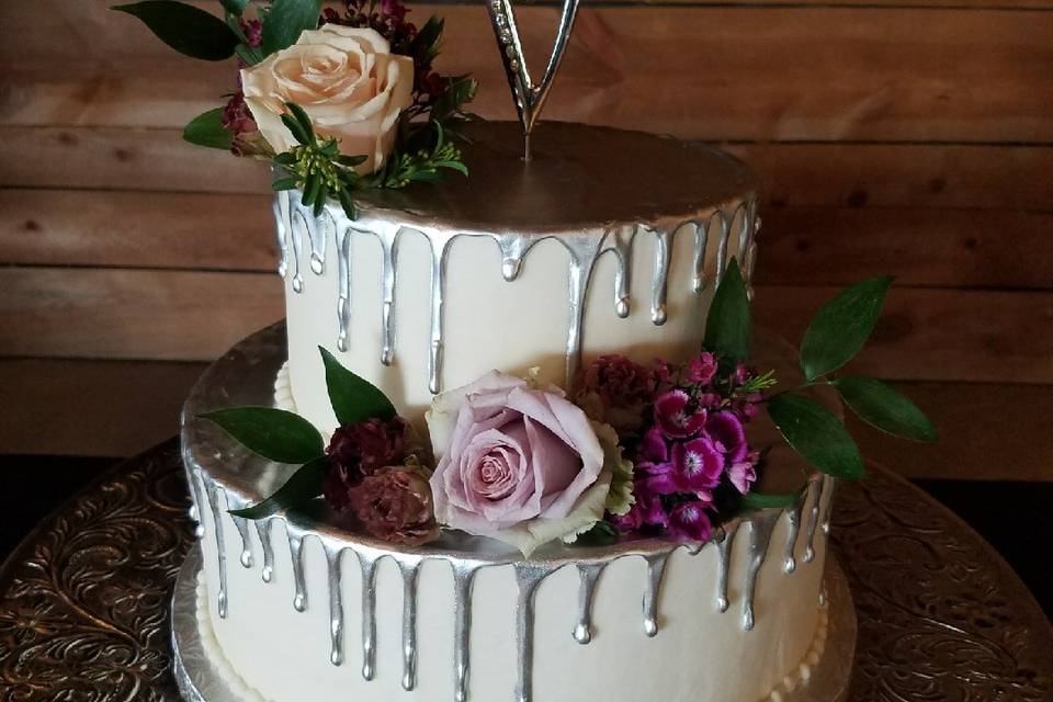 Silver drip wedding cake