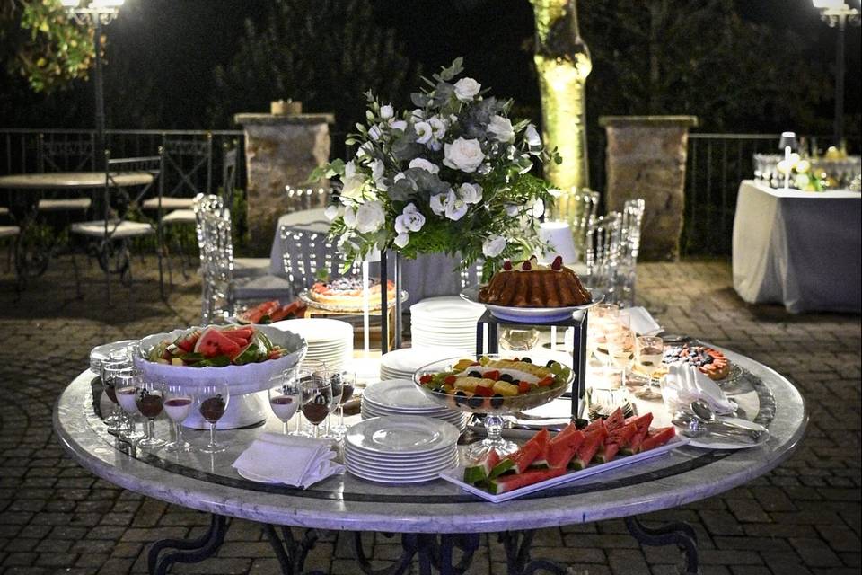 Outdoor buffet