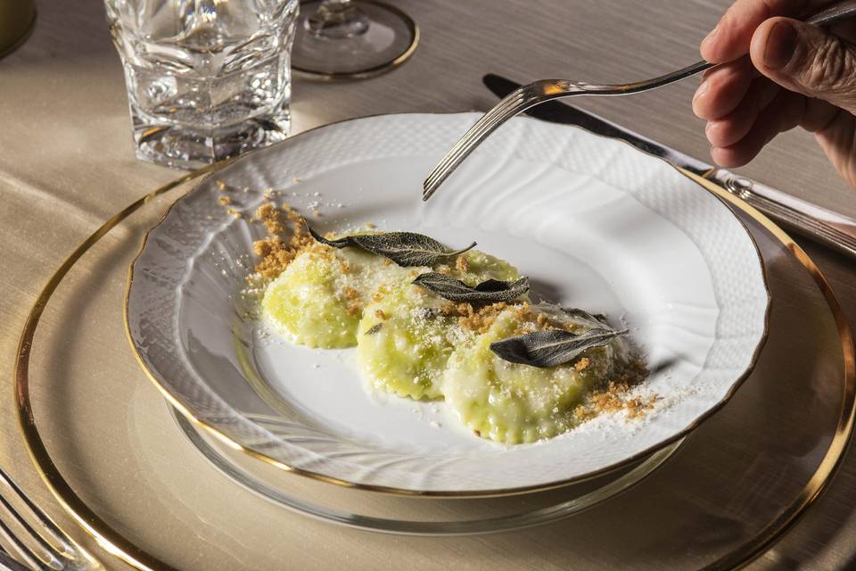 Raviolo mise en placce