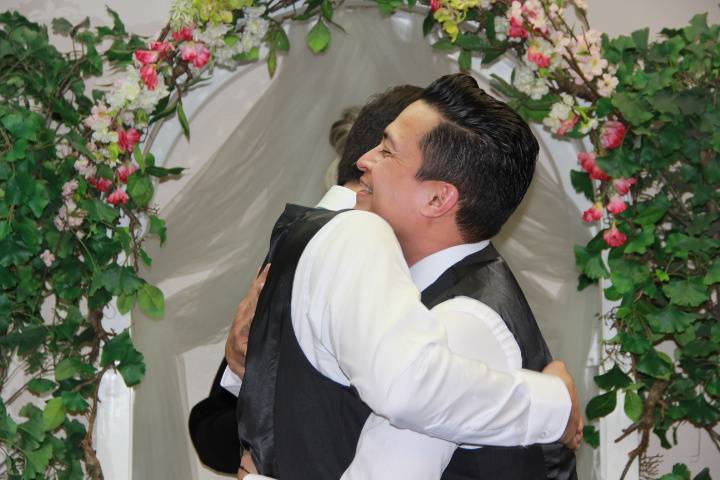 LUIS & MIGUEL