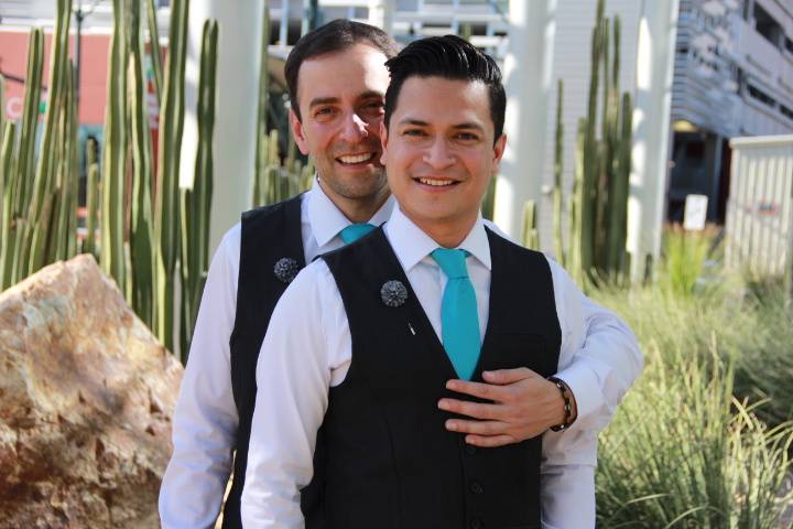 LUIS & MIGUEL