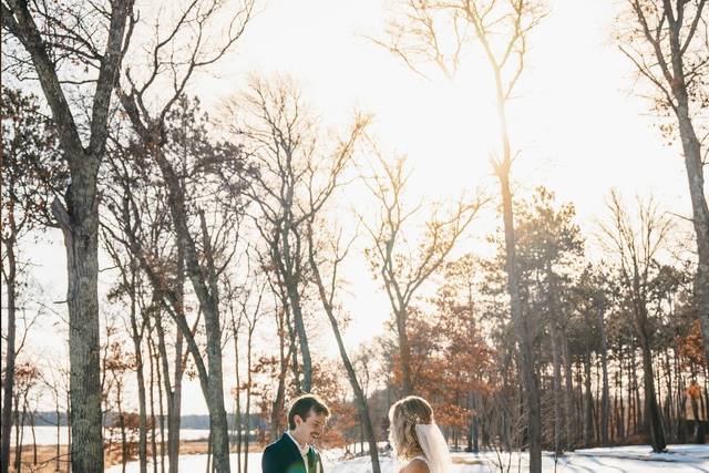 Winter wedding first look