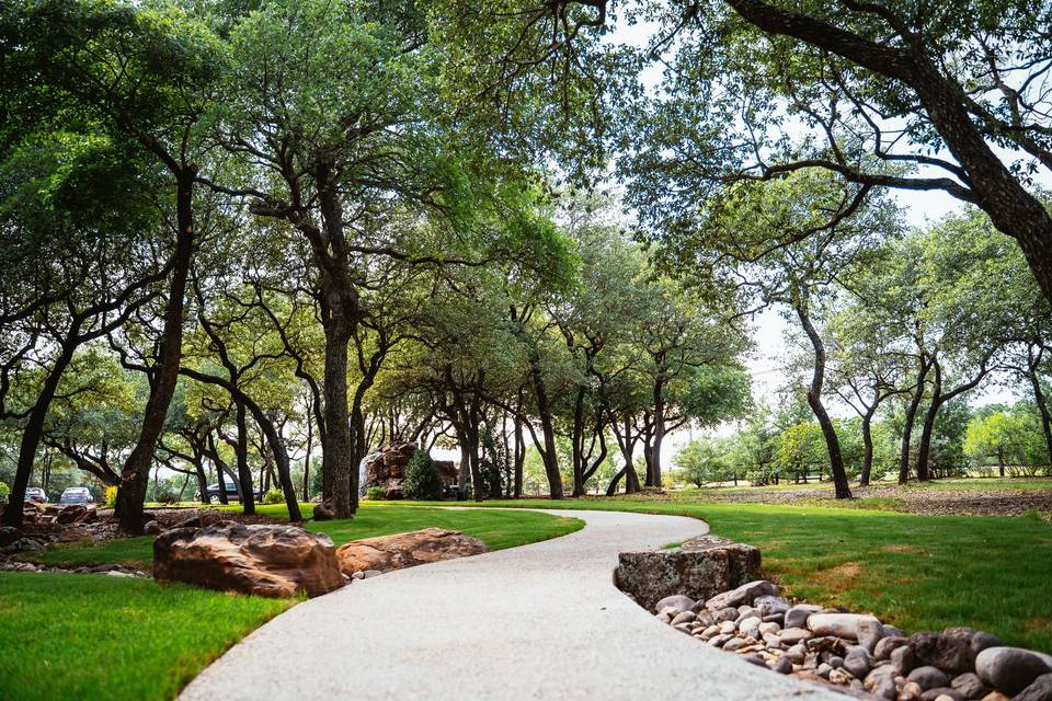 Path to the wedding lawn