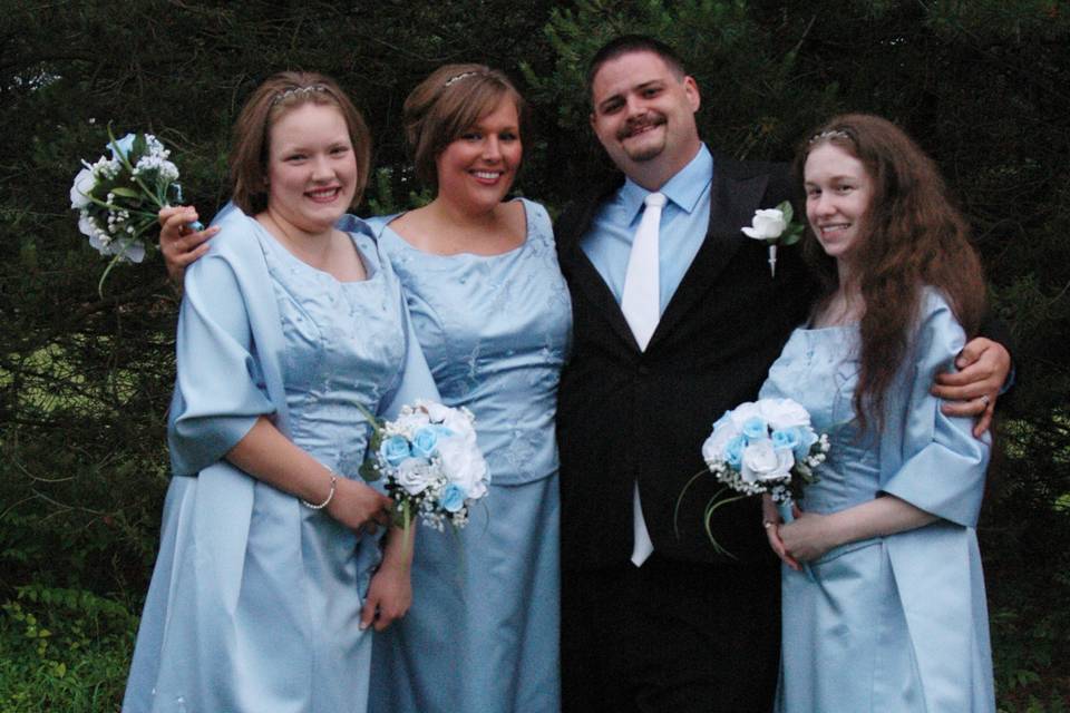Groom and bridesmaids - Digitalescapes photography