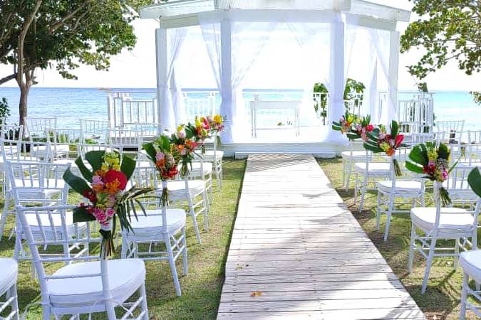 Wedding by the sea