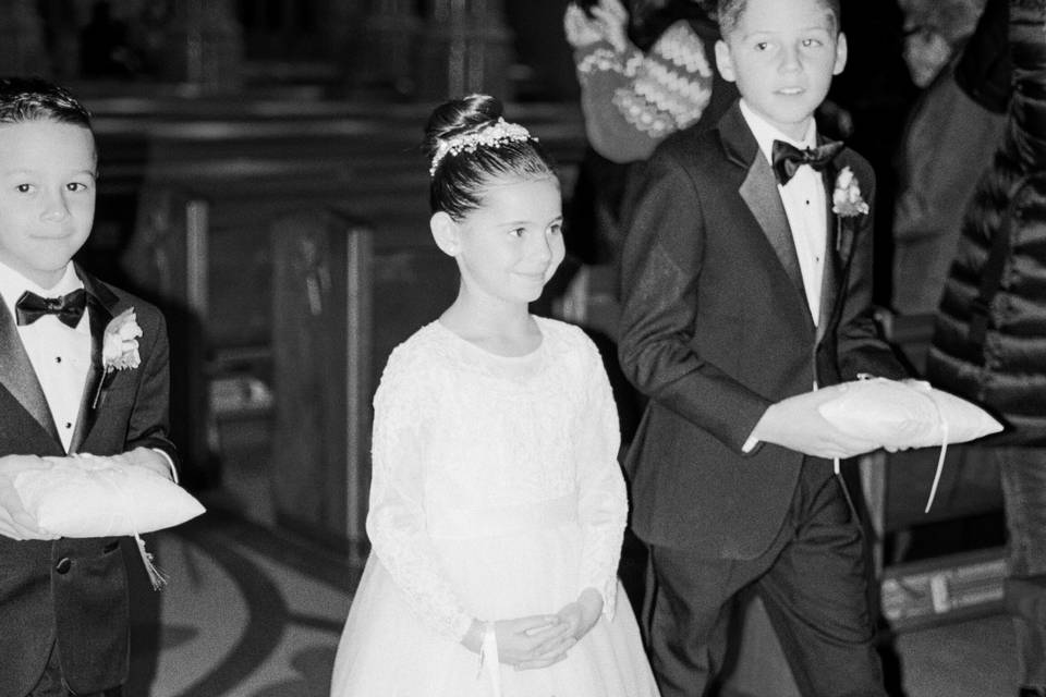 Flower girl and ring bears