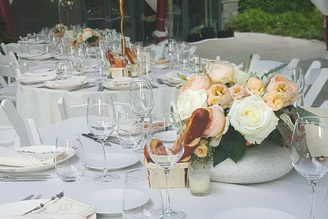 IHO Joy and JohnnyQueens Botannical GardenWedding Planner, Stylist, Caterer, Floral and Decor, Stationaryhttps://burgosdesign.com
