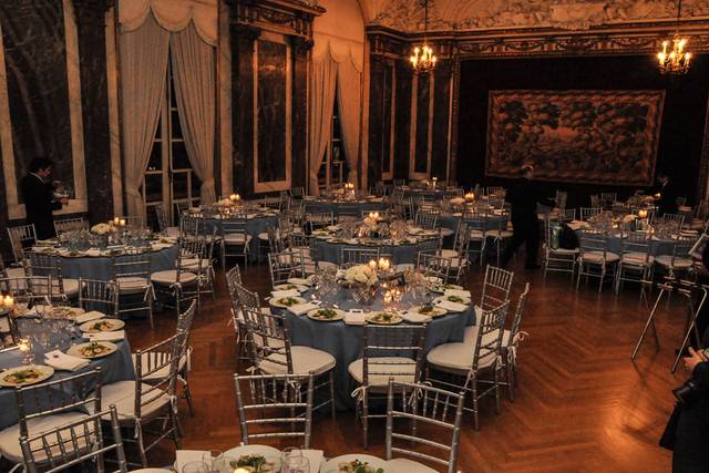 IHO Emmy and AndyThe Burden MansionWedding Planner/ Coordinator, Floral and Decor, Stationaryhttps://burgosdesign.com