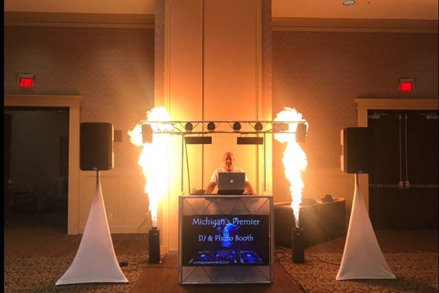 Michigan’s Premier DJ & Photo Booth