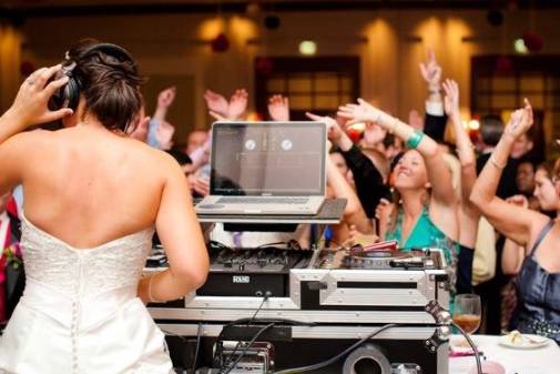 Michigan’s Premier DJ & Photo Booth