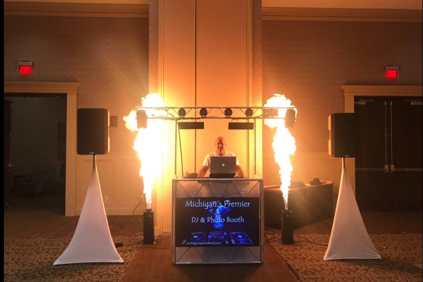 Michigan’s Premier DJ & Photo Booth