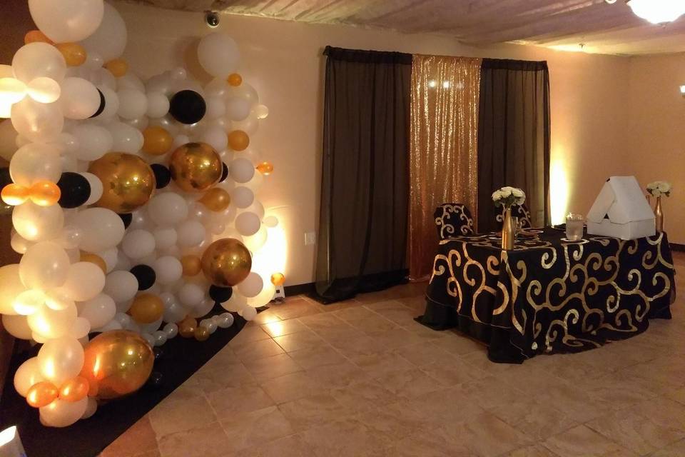 Balloon wall