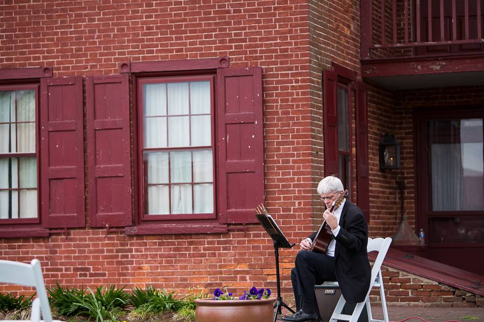 Jonathan Kunkle Classical Guitarist