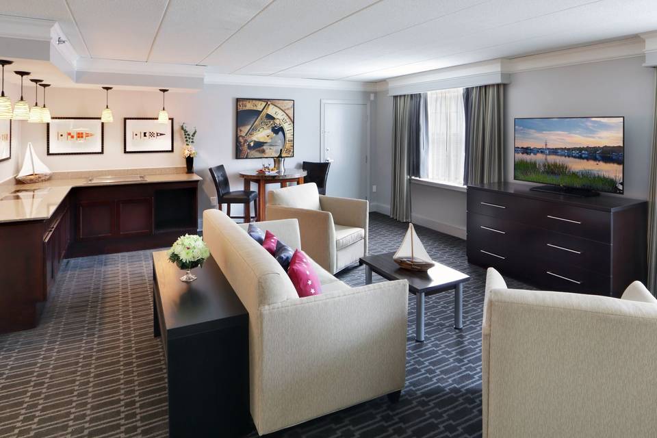Commodore Suite Ready Room