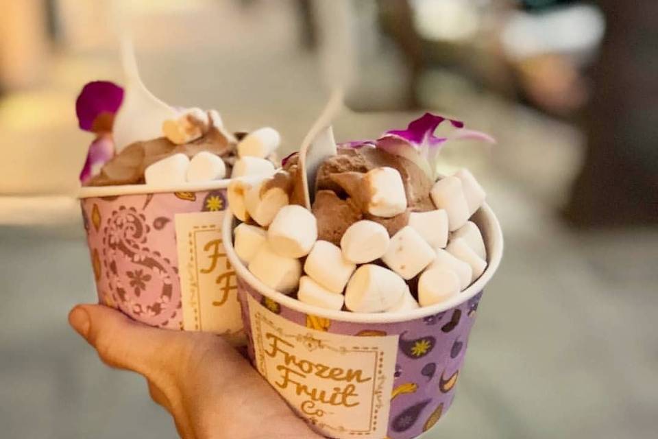 Chocolate with vegan marshmallows