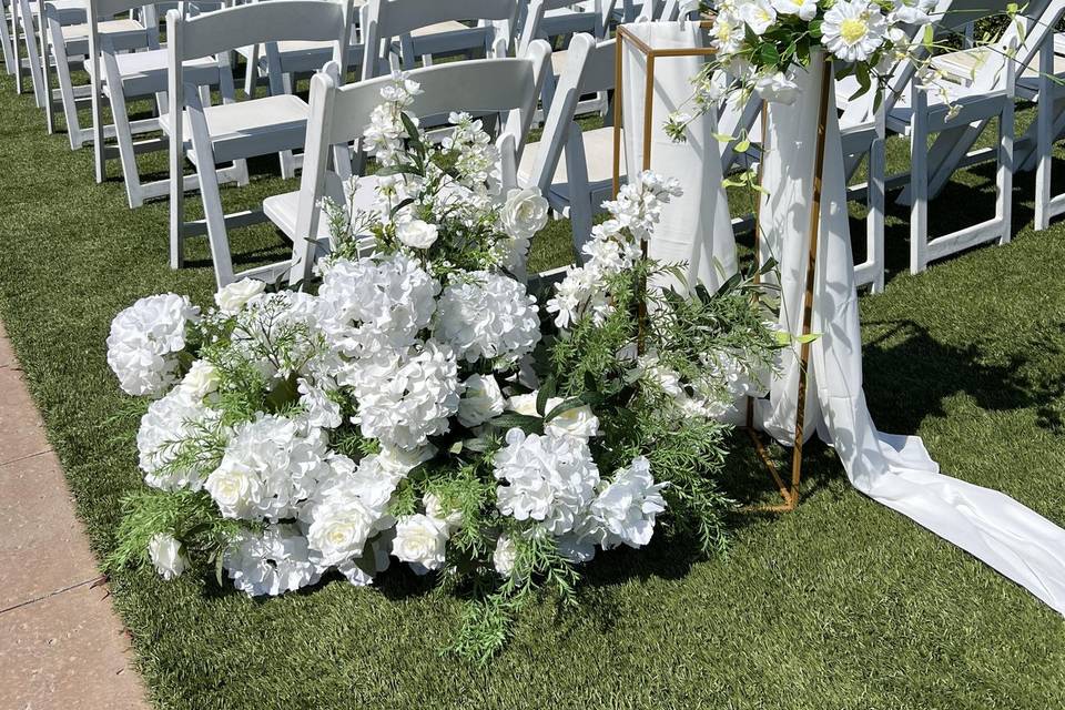 Aisle decor