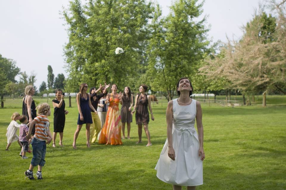 Bouquet throw