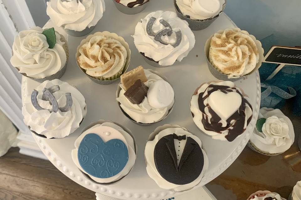 Custom Theme Cupcakes