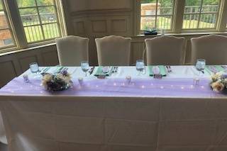 Bride/groom table