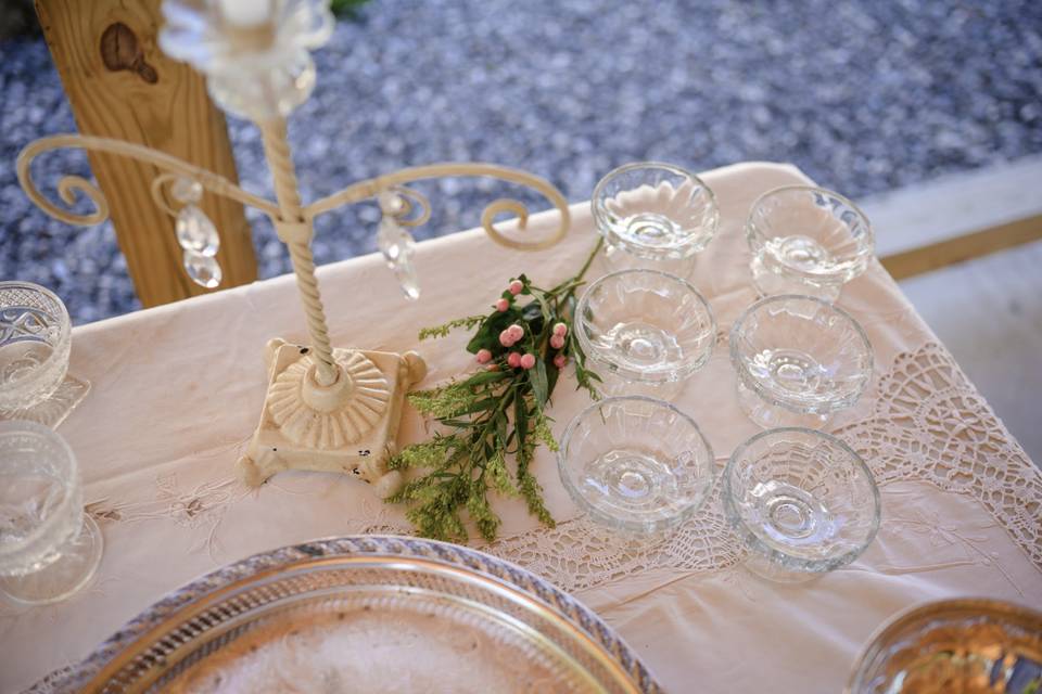 ice cream sundae table