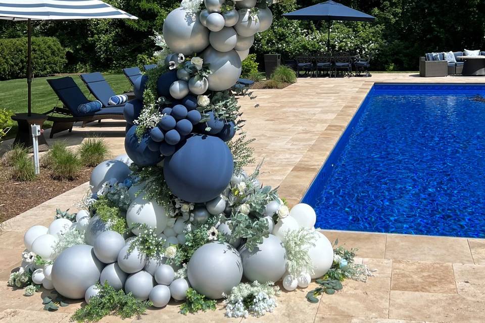 Outdoor Balloon Arch