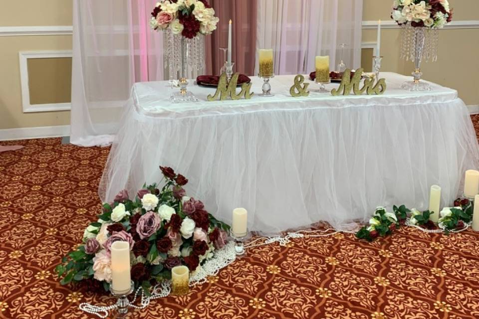 Simple Head Table