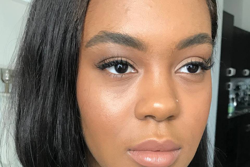 Neutral makeup