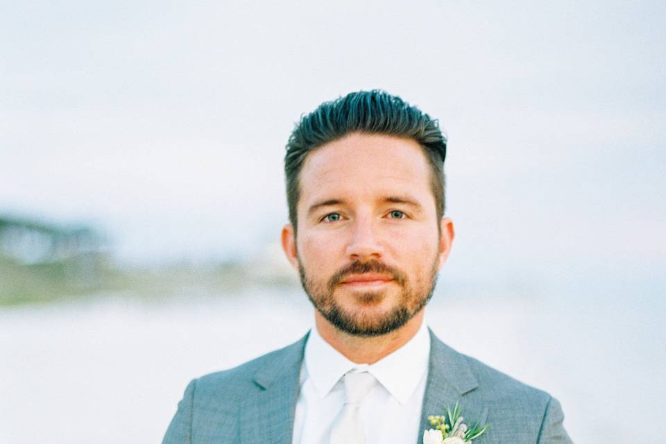 Groom's boutonniere | Image courtesy of Lauren Kinsey Photography