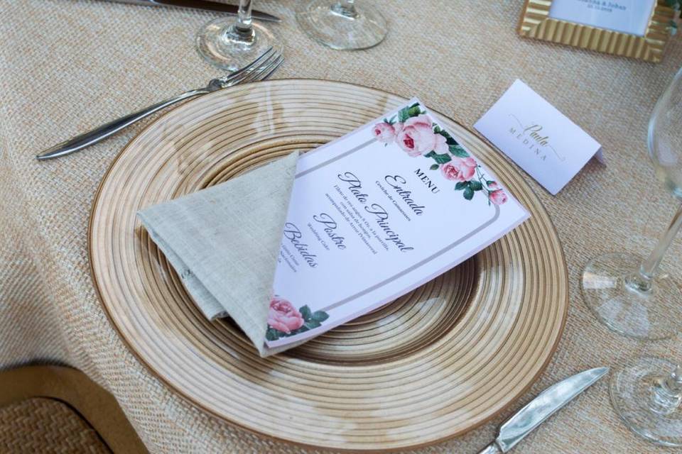 Table setting and custom menu