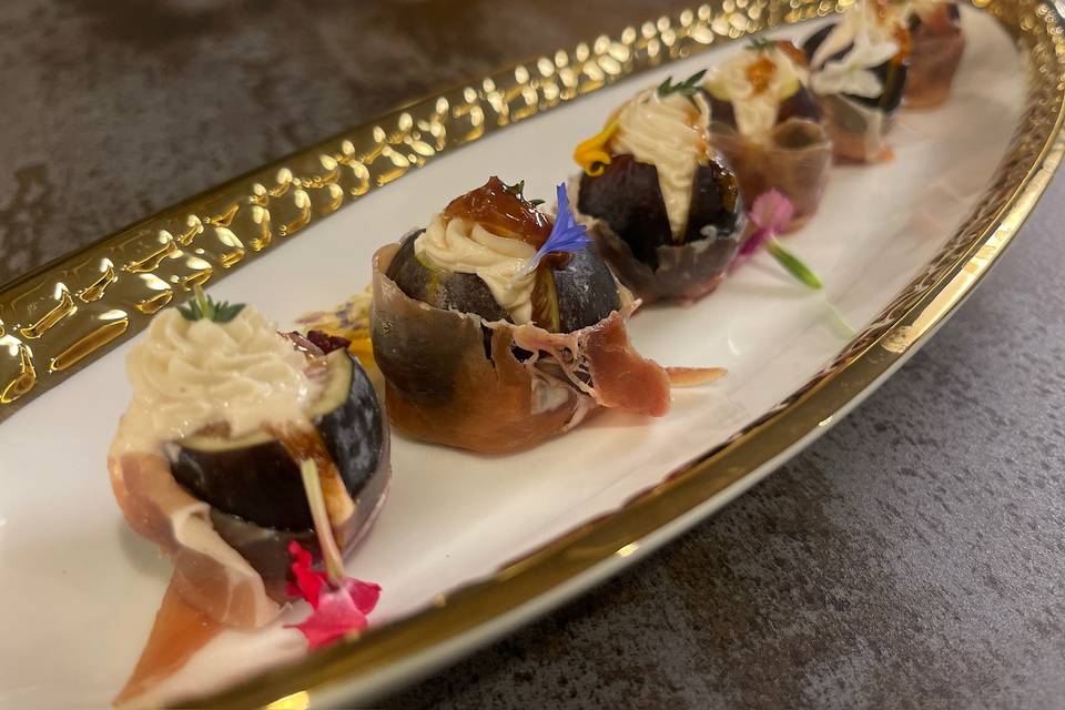 Prosciutto Wrapped Figs