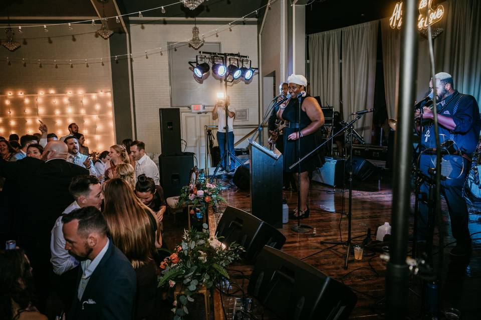 Best wedding band in chicago