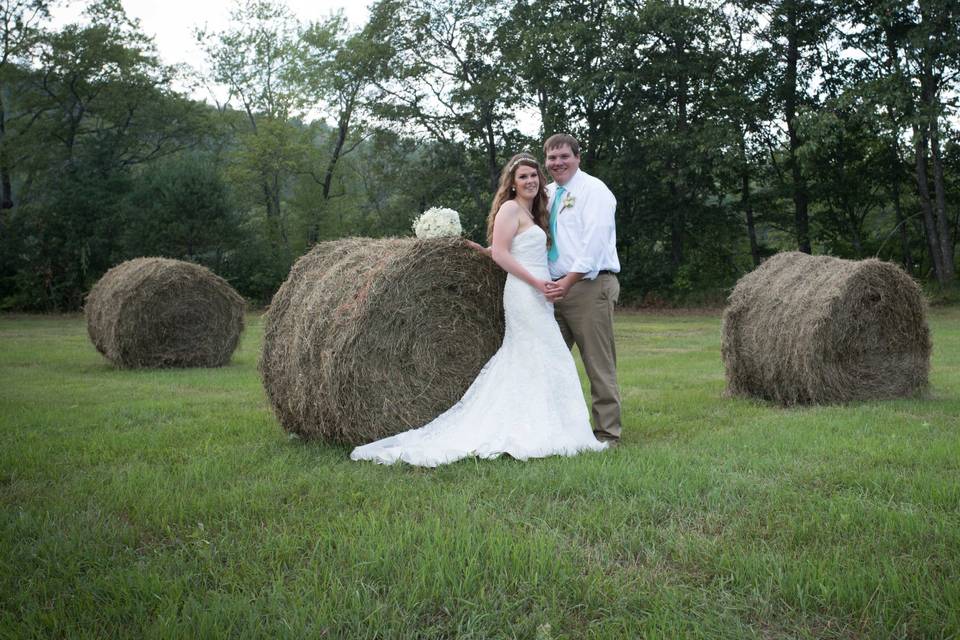 Love the bails of hay