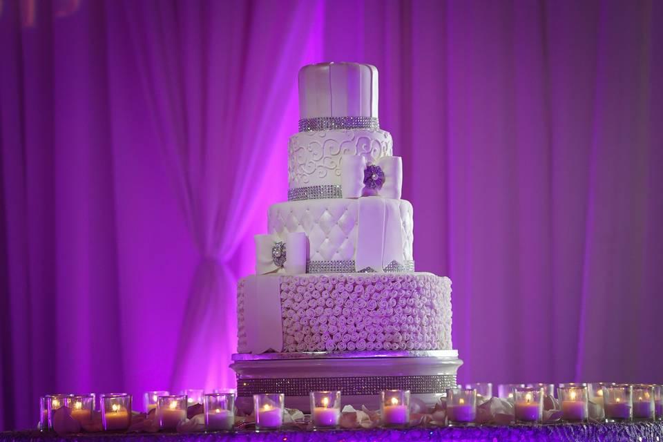 Brooches & Bling Wedding cake